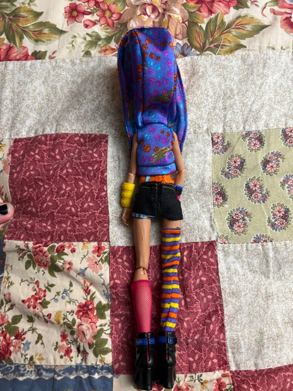 Howleen Monster High Doll - Picture 10 of 10